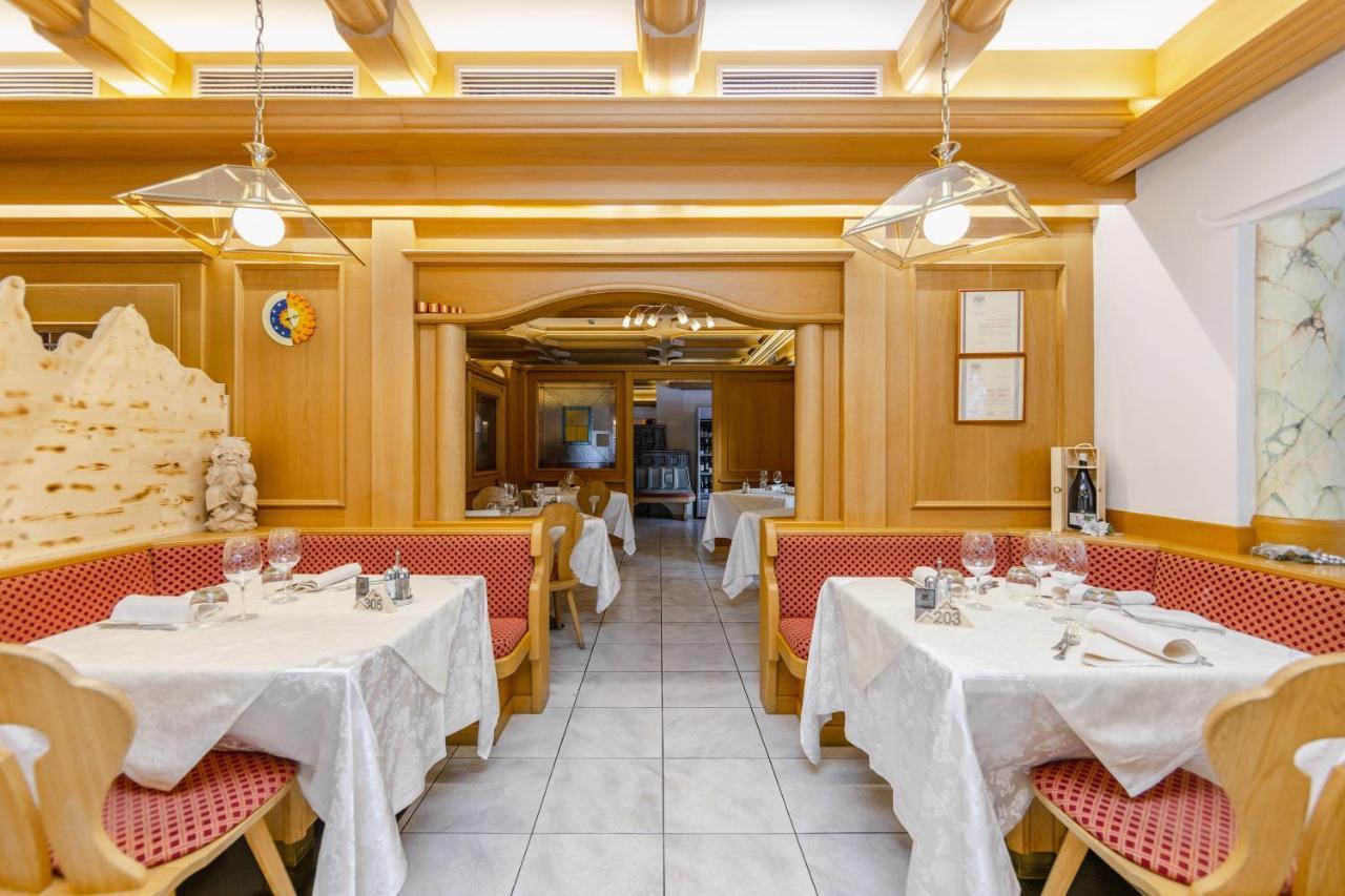 Hotel Ramon Campitello di Fassa Buitenkant foto