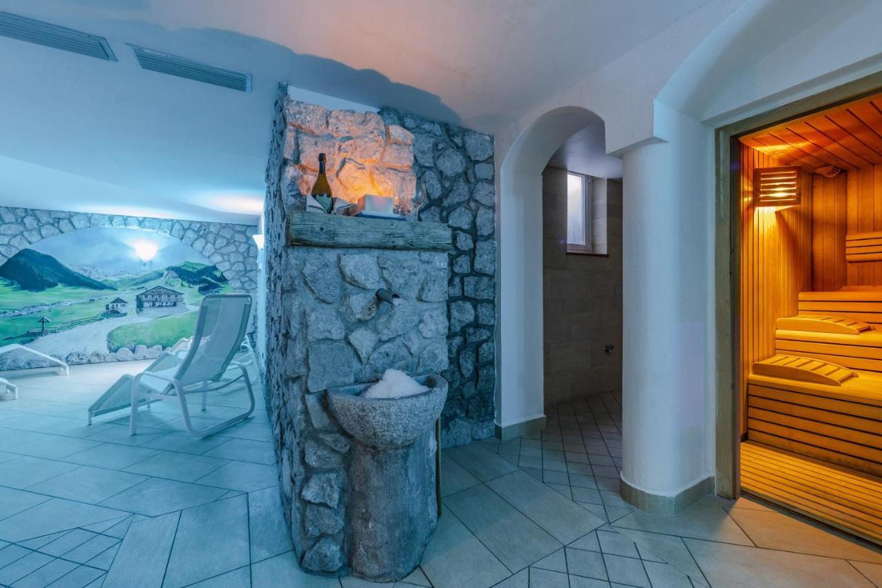 Hotel Ramon Campitello di Fassa Buitenkant foto
