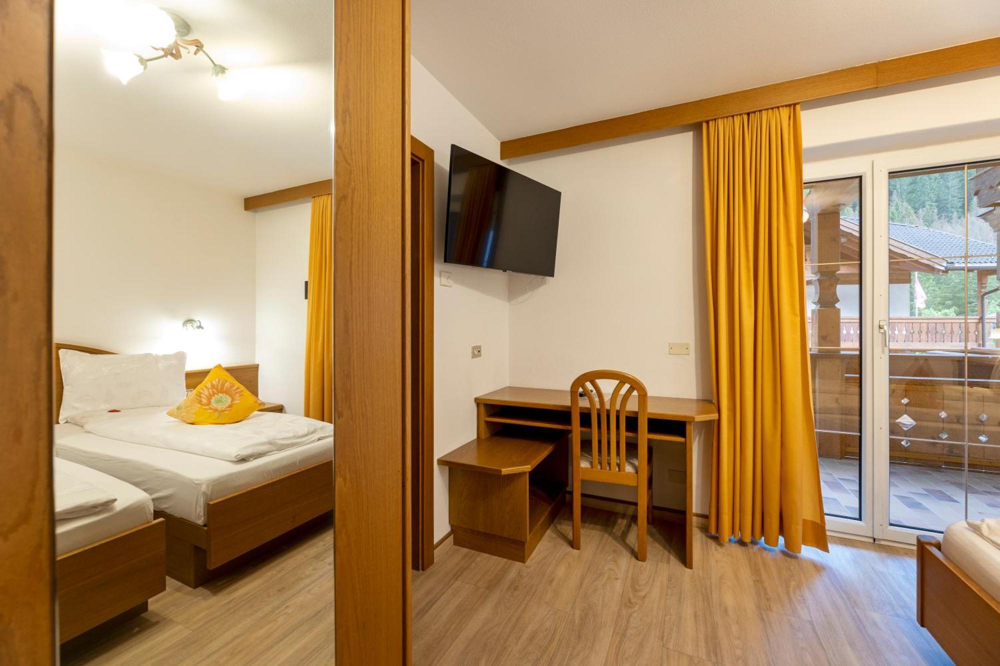 Hotel Ramon Campitello di Fassa Buitenkant foto